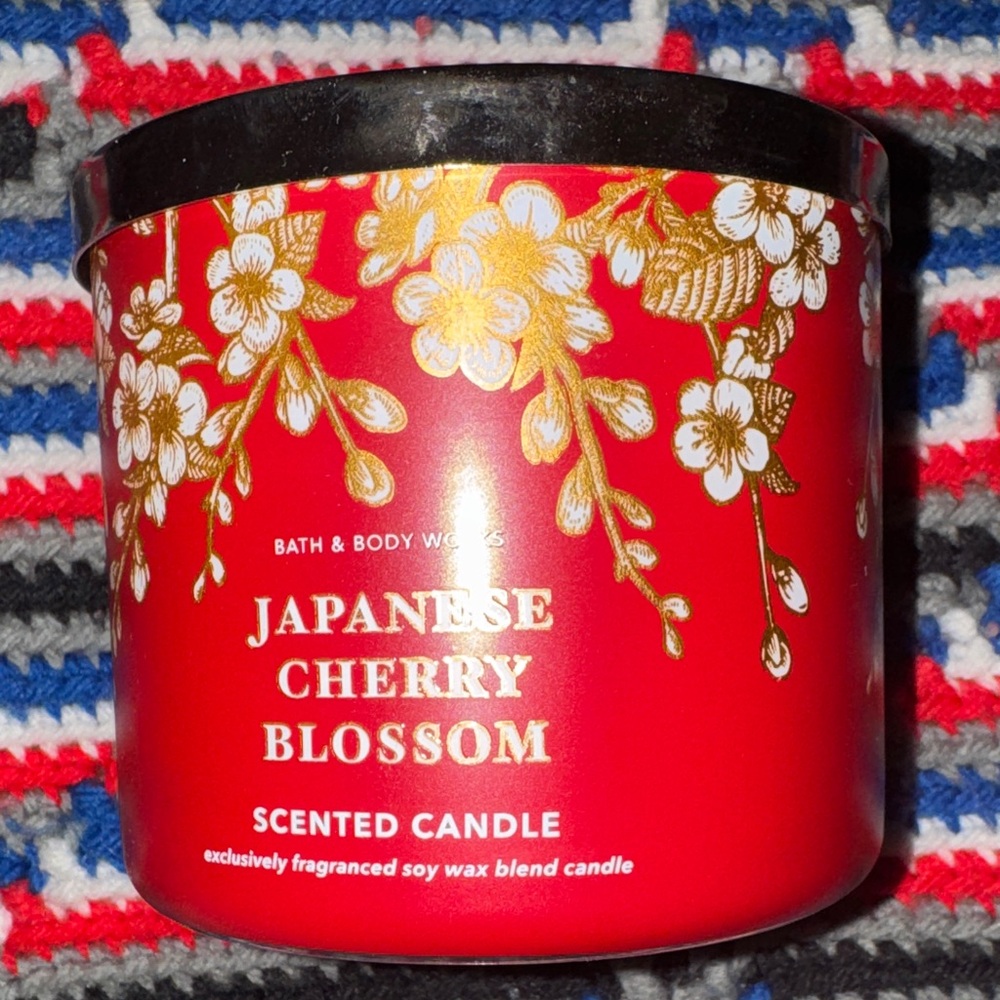 Bath & Body Works Japanese Cherry Blossom 14.5 oz. Scented Candle